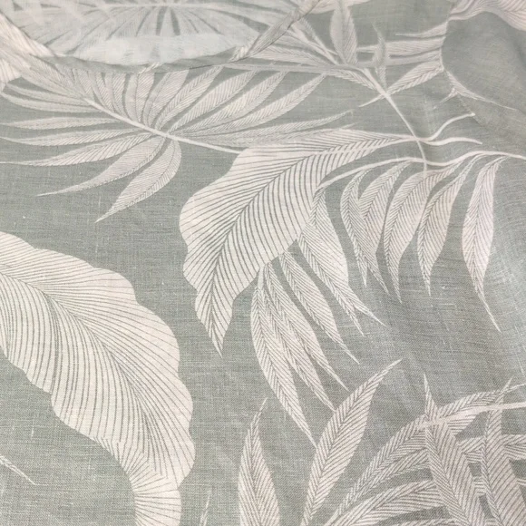Tahari Tropical Leaf Print Linen Top. - Picture 6 of 6